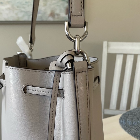 Michael Kors Eden Leather Bucket Crossbody bag- New great Christmas gift - Picture 8 of 12